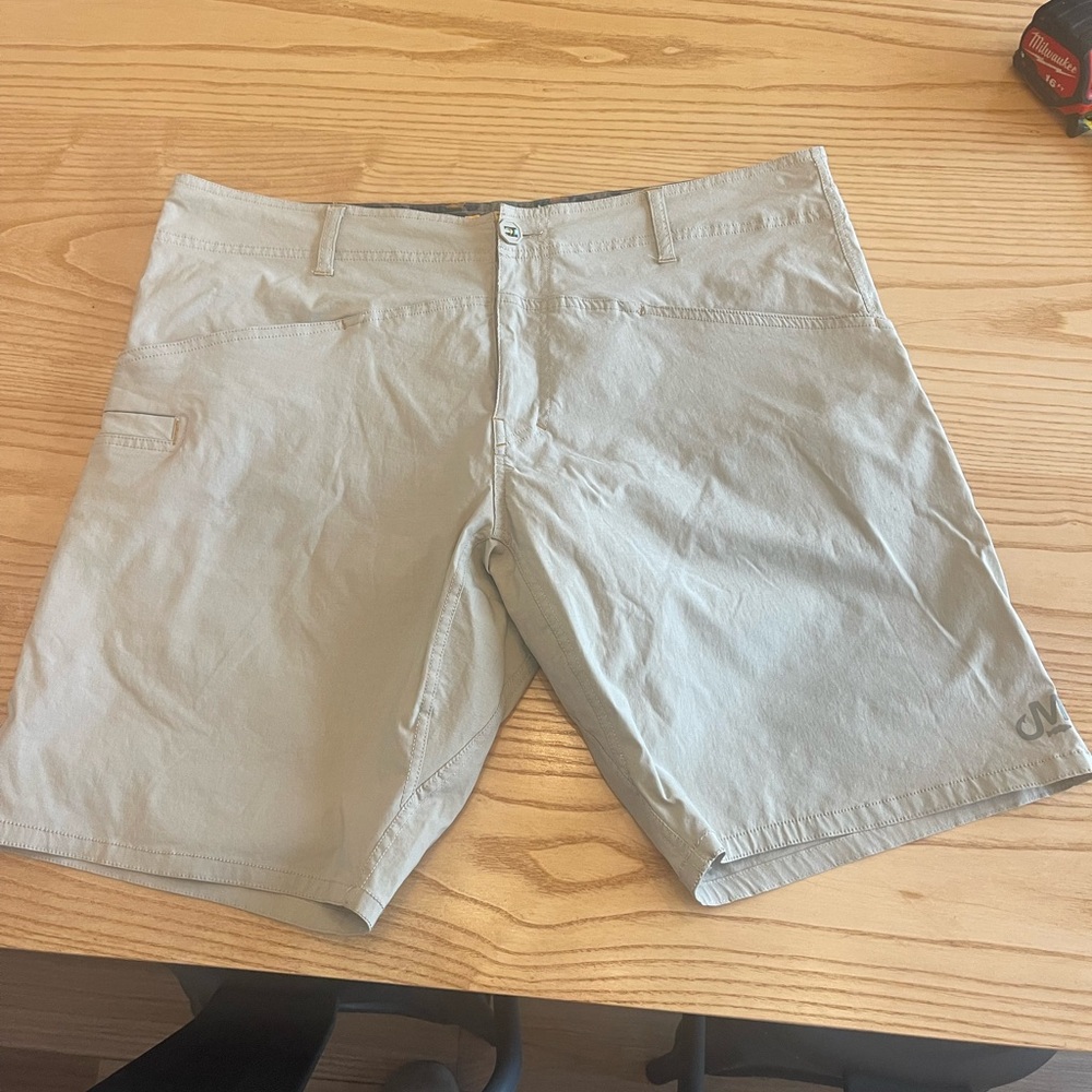 Howler Brothers Men's Tan Shorts